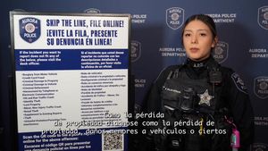 Video post by @AuroraPoliceIL on Facebook