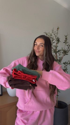 Video post by @sabrinanoellee on Instagram