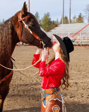 Image post by @sistersrodeo on Instagram