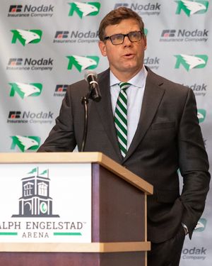 Image post by @undmhockey on Instagram