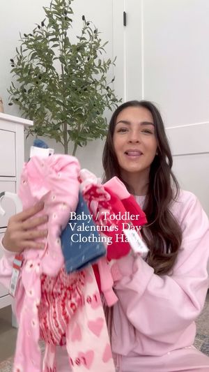 Video post by @sabrinanoellee on Instagram