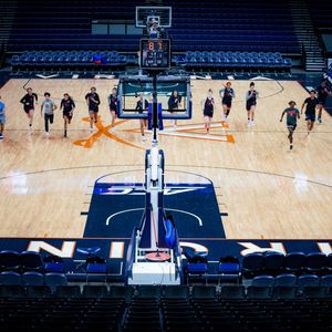 Image post by @uvawomenshoops on Instagram