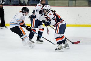 Image post by @auwomenshockey on Instagram
