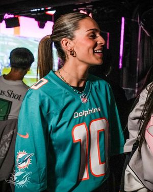 Image post by @losdolphins on Instagram