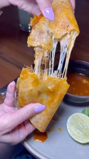 Video post by @lipsmackingfoodie on Instagram