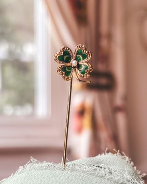 Image post by @maejeanvintage on Instagram