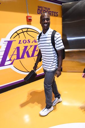 Image post by @leaguefits on Twitter