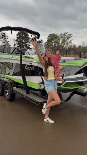 Video post by @sabrinanoellee on Instagram