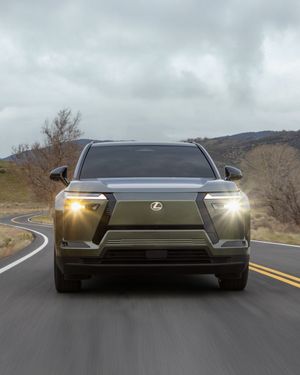 Image post by @discoverlexus on Instagram