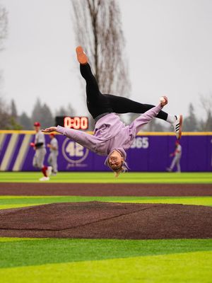 Image post by @uw_baseball on Instagram