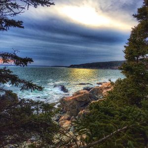 Image post by @themainemag on Instagram