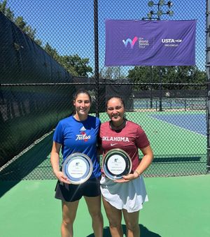 Image post by @ou_wtennis on Instagram