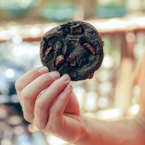 Image post by @insomniacookies on Instagram