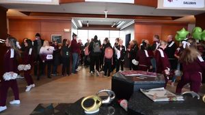 Video post by @SalukiWBasketball on Facebook
