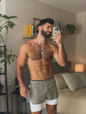 Image post by @itsrobbieg on Instagram