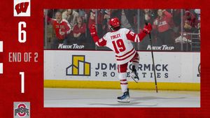 Image post by @BadgerMHockey on Twitter