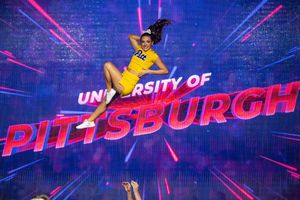 Image post by @Pitt_Cheer on Twitter