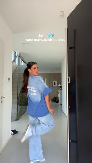 Video post by @emilykhll on TikTok