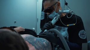 Video post by @skindesigntattoos on Instagram