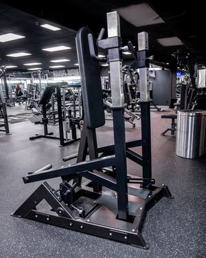 Image post by @warhousebarbell on Instagram