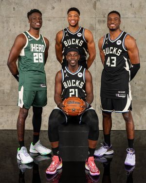 Image post by @Giannis_An34 on Twitter