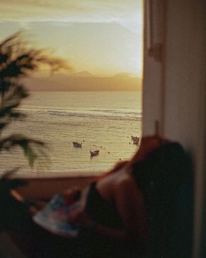 Image post by @llavieboheme on Instagram