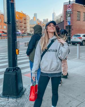 Image post by @nikkiguti7 on Instagram