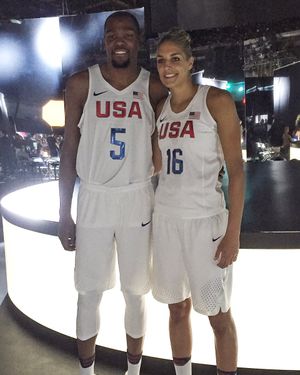 Image post by @De11eDonne on Twitter