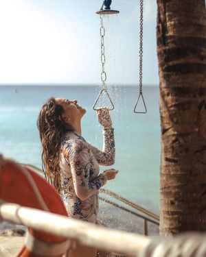Image post by @shesheei on Instagram