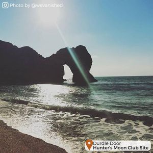 Image post by @candmclub on Instagram