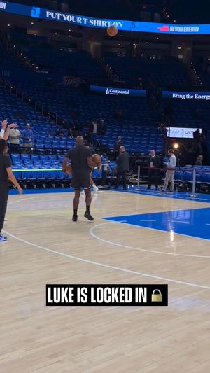 Video post by @losangeleslakers on Facebook