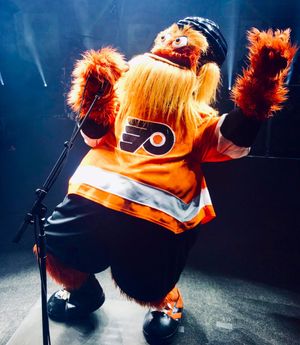 Image post by @GrittyNHL on Twitter