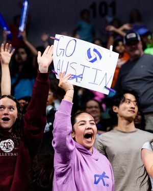 Image post by @lovbatx on Instagram