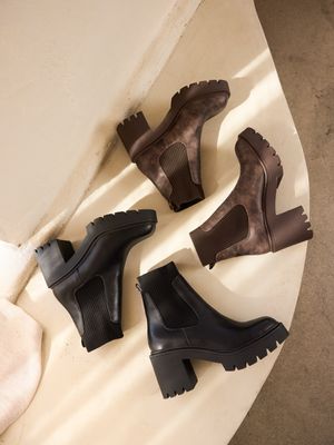 Image post by @bearpawshoes on Instagram