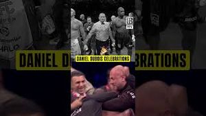 Video post by @daznboxing on YouTube
