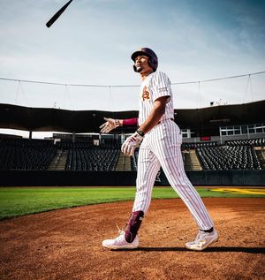 Image post by @uniswag on Instagram