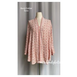 Image post by @misskendybatik on Instagram