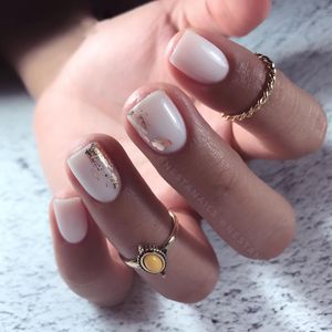Image post by @nestanails on Instagram