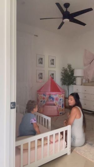 Video post by @sabrinanoellee on Instagram