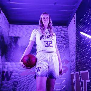 Image post by @uw_wbb on Instagram