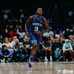 Image post by @hornets on Twitter