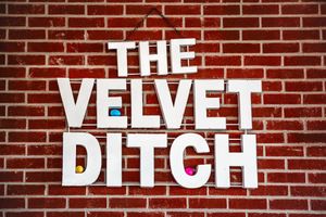 Image post by @thevelvetditchsportsbar on Instagram