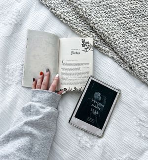Image post by @blondiereads_ on Instagram