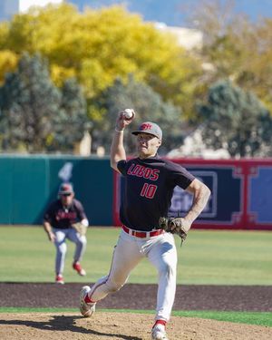 Image post by @unmlobobaseball on Instagram