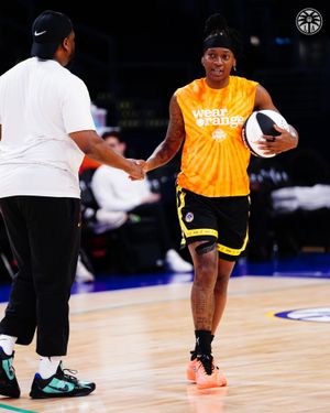 Image post by @la_sparks on Instagram