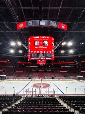 Image post by @nhlblackhawks on Facebook