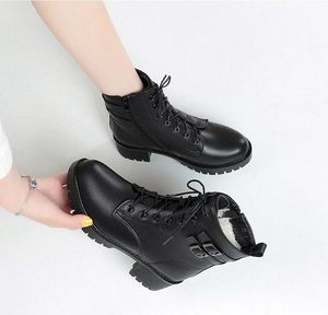 Image post by @shopthebootsclub on Facebook