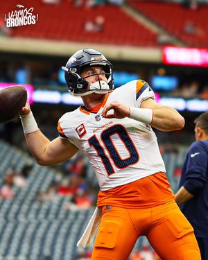 Image post by @broncosespanol on Instagram