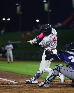 Image post by @greatlakesloons on Instagram