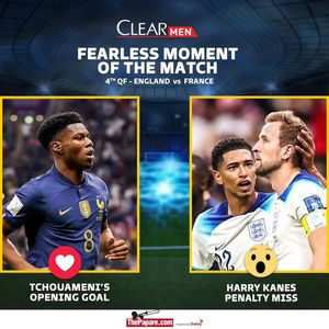 Image post by @thepaparefootball on Facebook